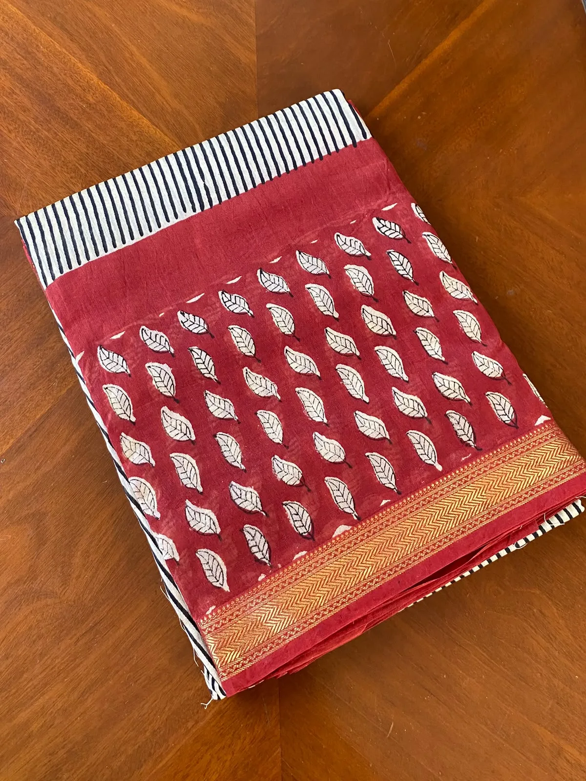 Red & Black Maheshwari Cotton Silk Saree